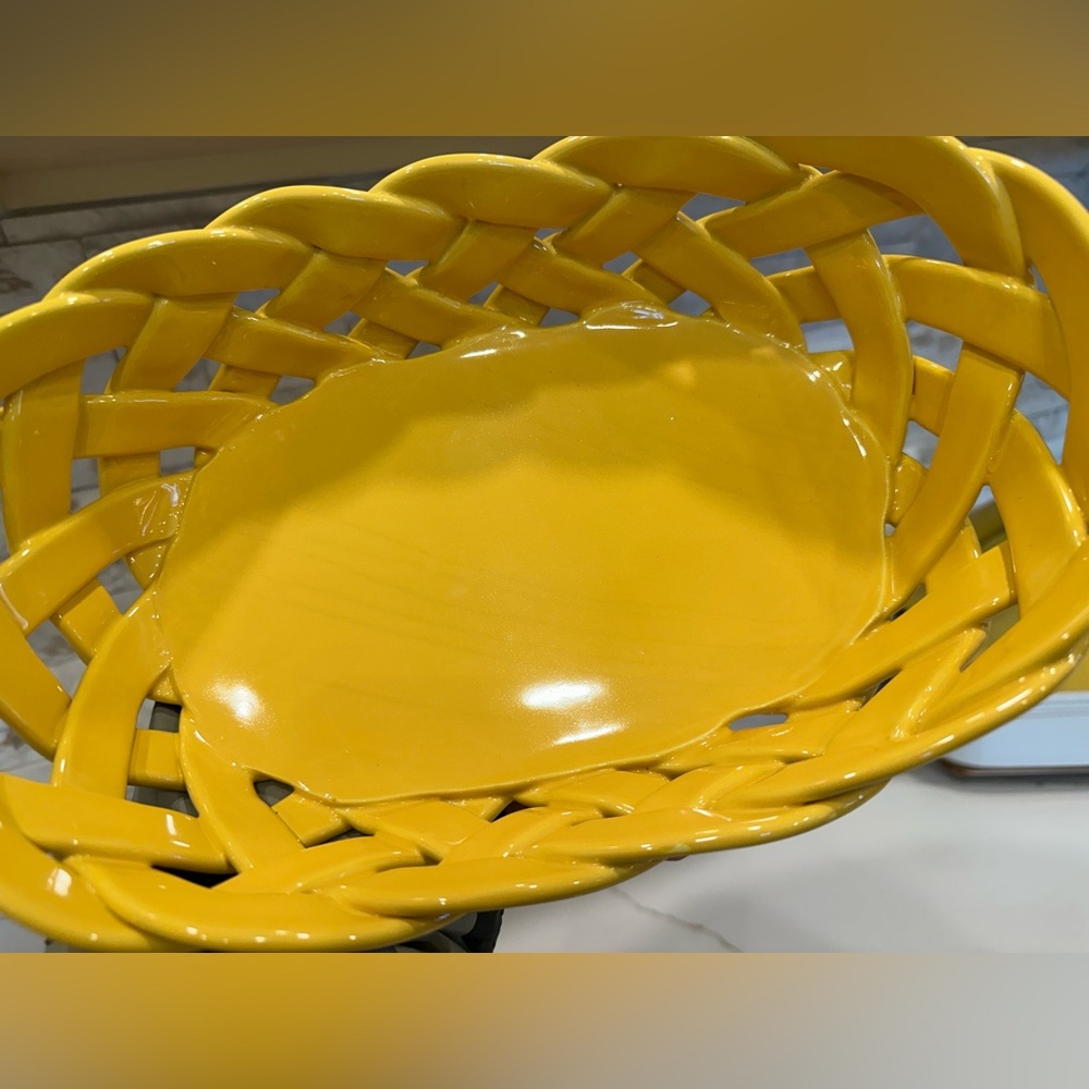 Primo'Gi Ceramic Yellow Woven Basket, Handmade in Italy - Picture 3 of 11